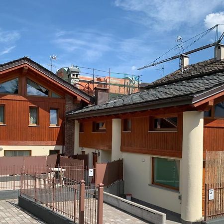 Casa Vacanze Anais Нус Екстериор снимка