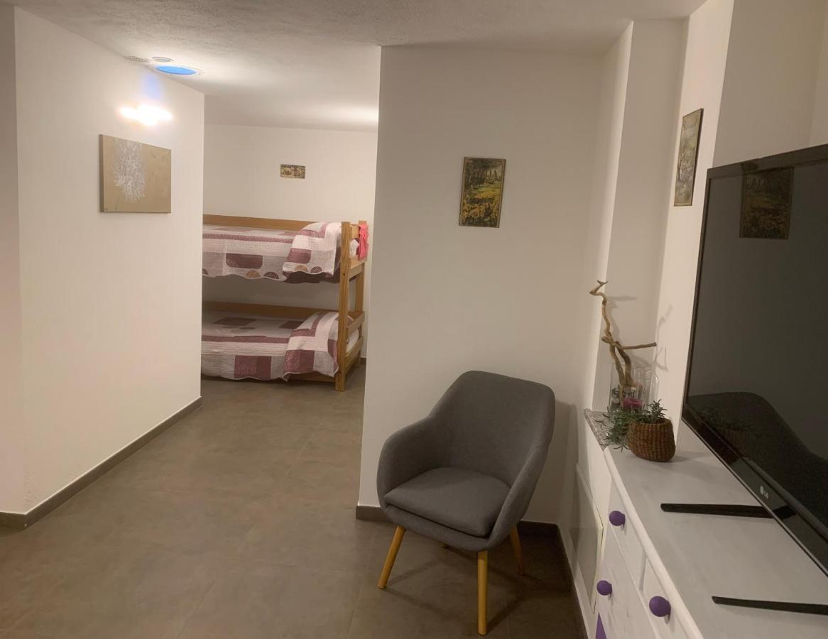 Casa Vacanze Anais Нус Екстериор снимка